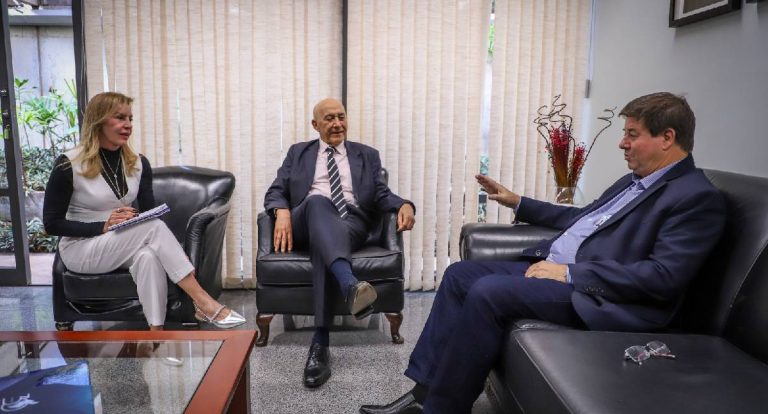 Senador Confúcio Moura e Sebrae firmam parceria para fortalecer micro e pequenas empresas em Rondônia