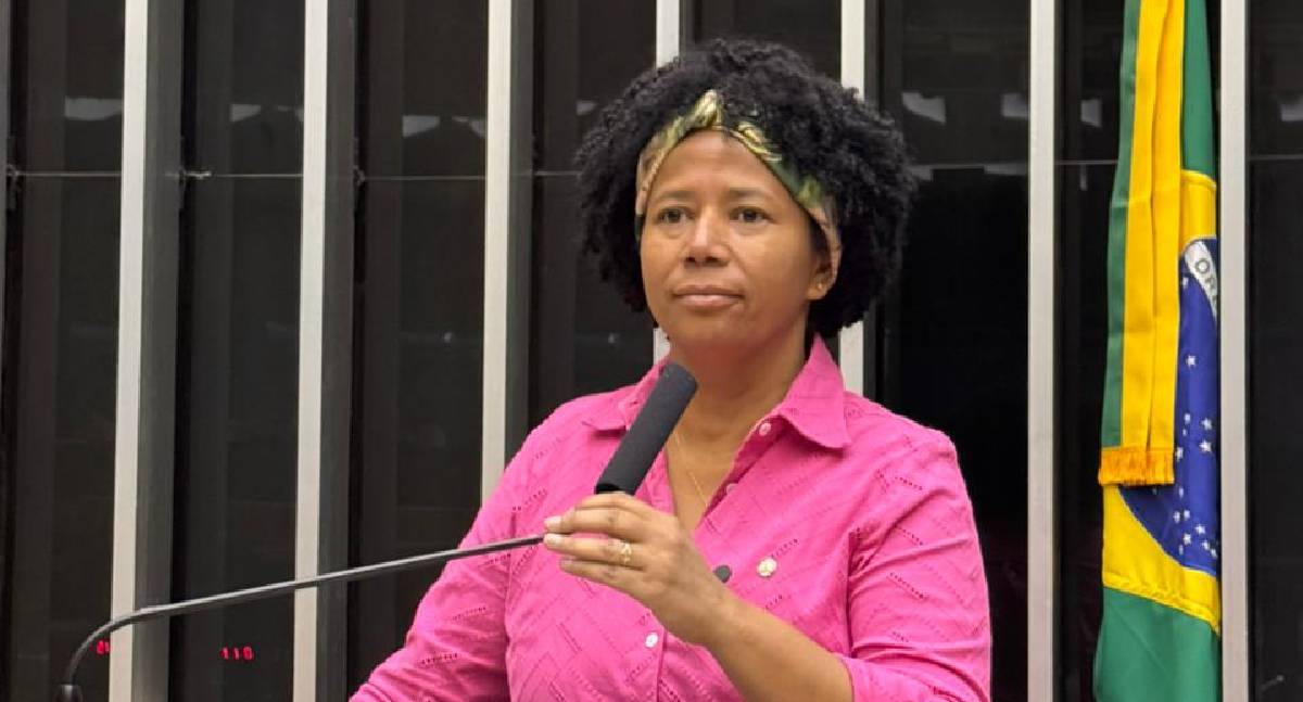 Sílvia Cristina denuncia injustiça com professores do ex-território e pede ação do TCU