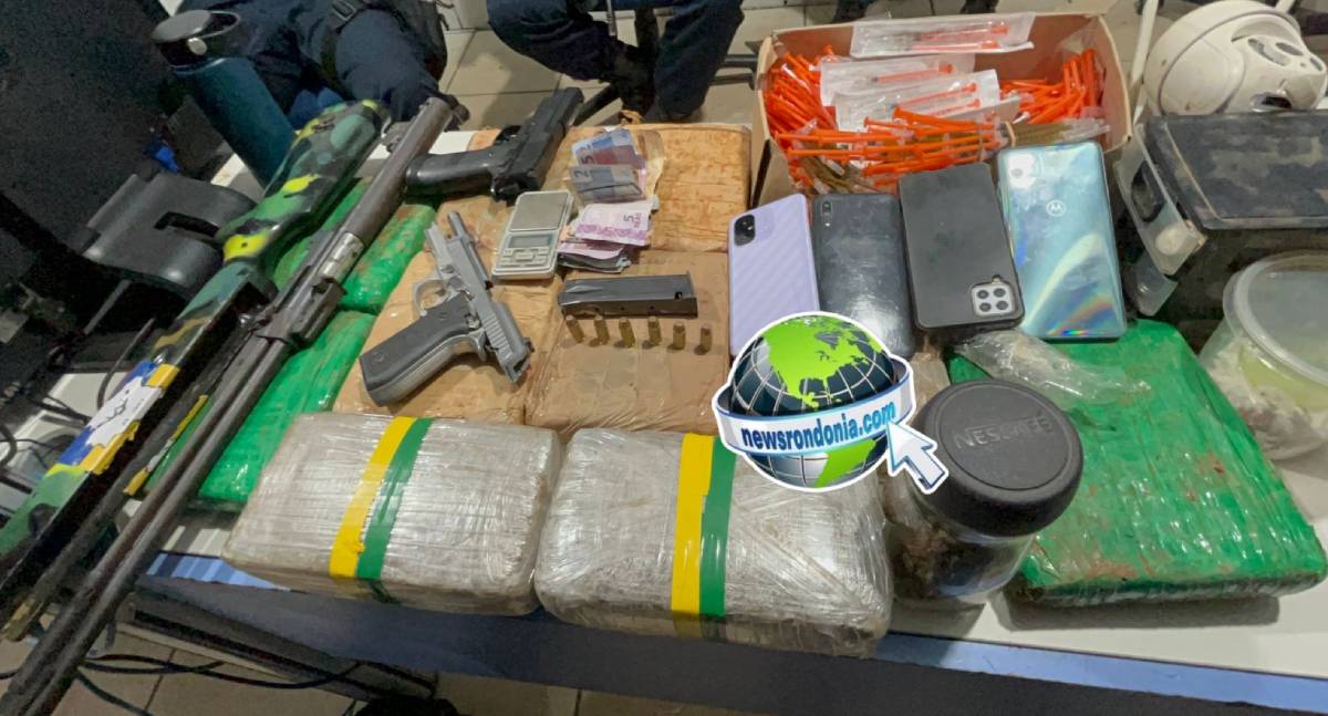 Trio é preso com drogas e armas em boca de fumo na zona leste