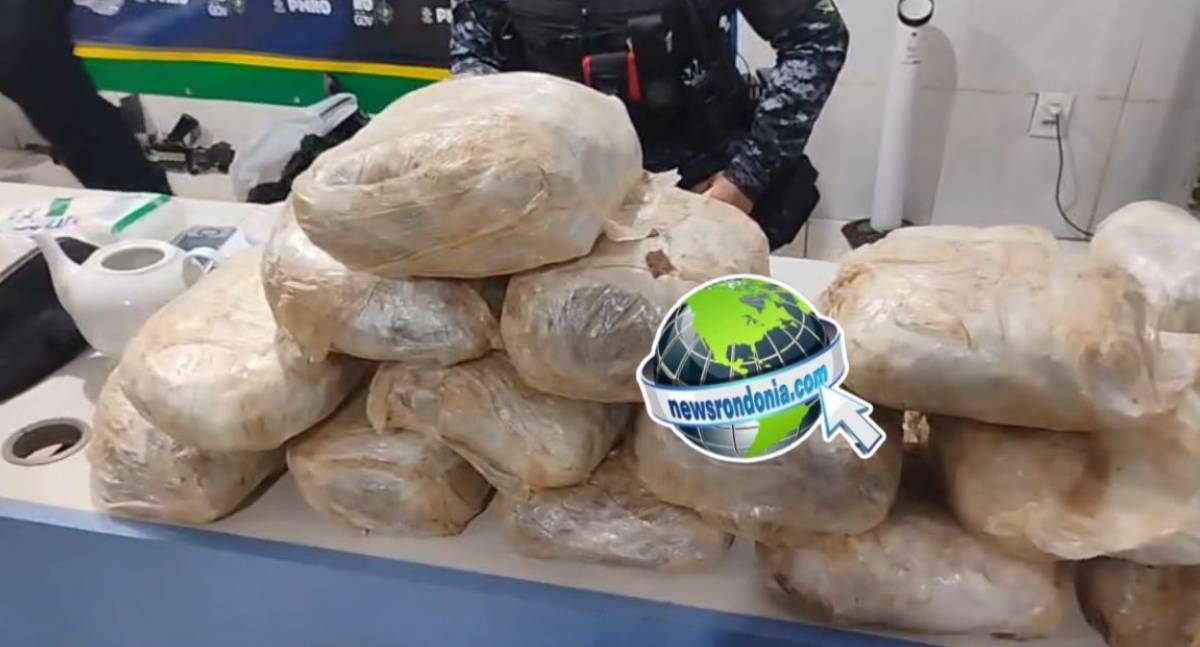 Trio é preso com quase 11kg de drogas em boca de fumo na zona norte