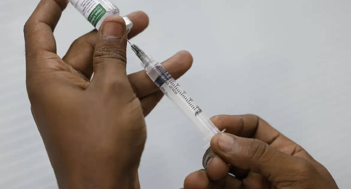 Vacinação despenca na Maré em dias de operação policial, aponta Unicef