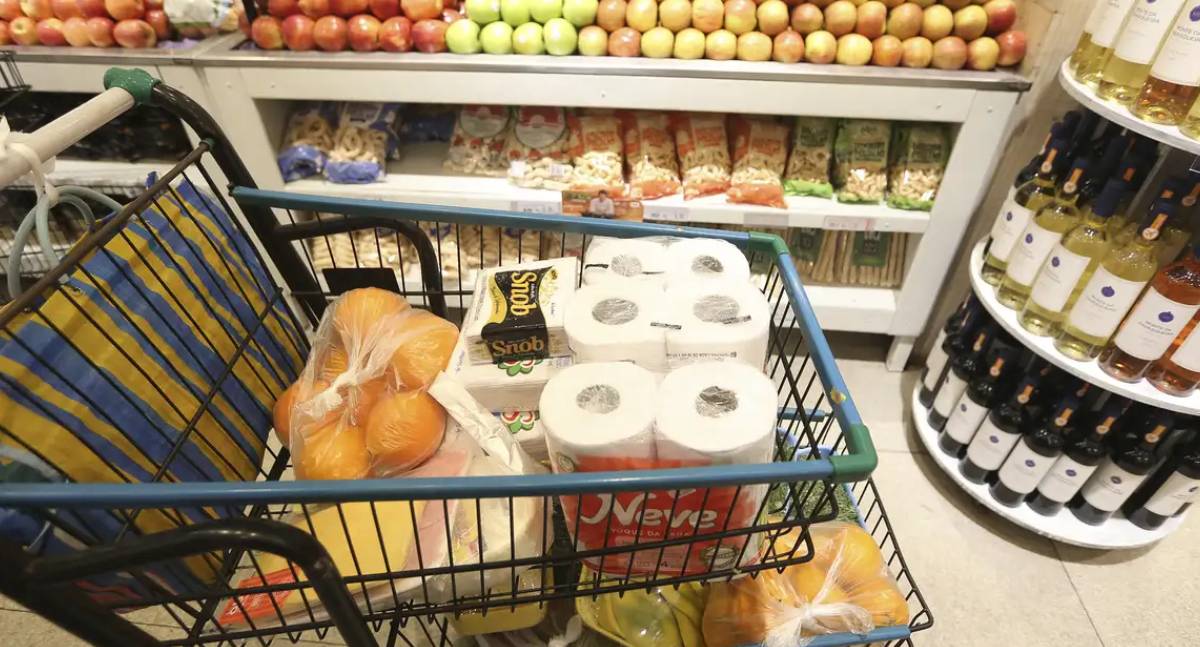 Vendas no comércio crescem 0,2% em agosto após quatro meses de queda