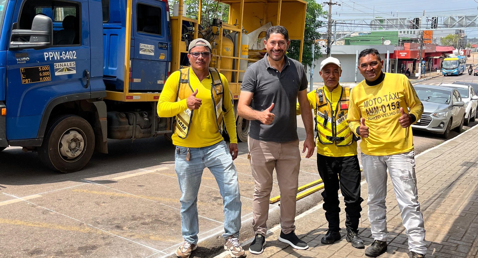 Vereador Márcio Pacele acompanha revitalização de pontos de táxi e mototáxi em Porto Velho