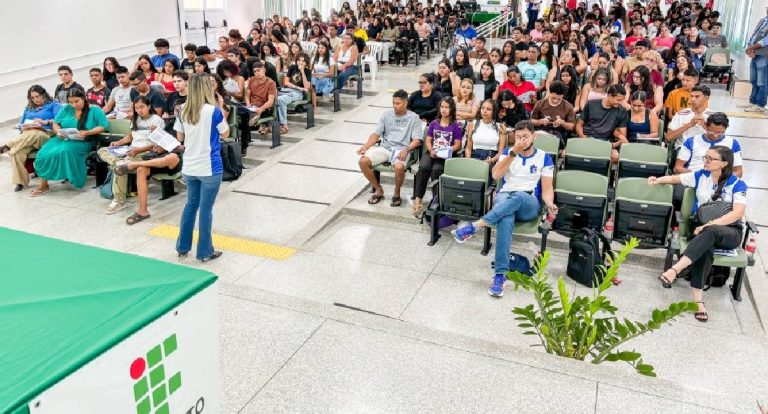 10º Acelero Enem encerra ciclo em Guajará-Mirim com casa cheia e dicas para a prova