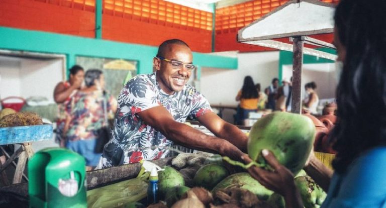 Brasil atinge menor nível histórico de pobreza e desigualdade