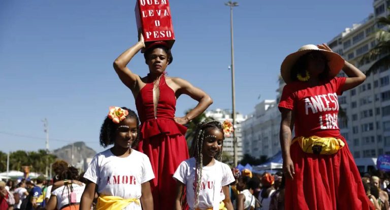 Mulheres negras em marcha defendem reparação econômica