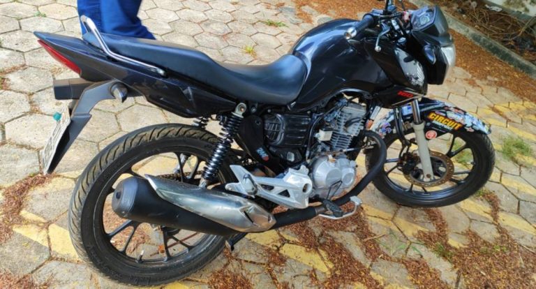 Polícia Militar recupera motocicleta furtada durante a madrugada