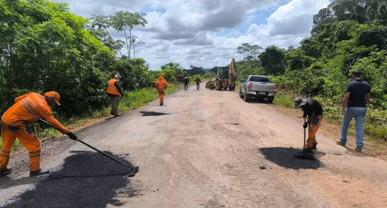 Após solicitação de Pedro Fernandes, DER inicia manutenção da RO-459 em Rio Crespo