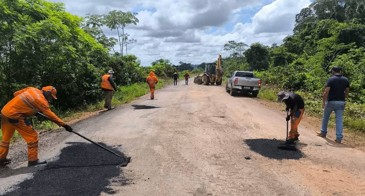 Após solicitação de Pedro Fernandes, DER inicia manutenção da RO-459 em Rio Crespo