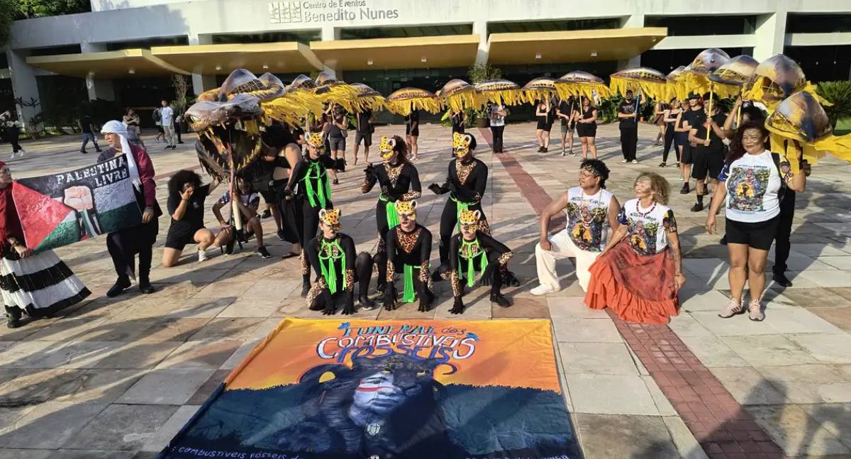 Ato na UFPA enterra simbolicamente combustíveis fósseis