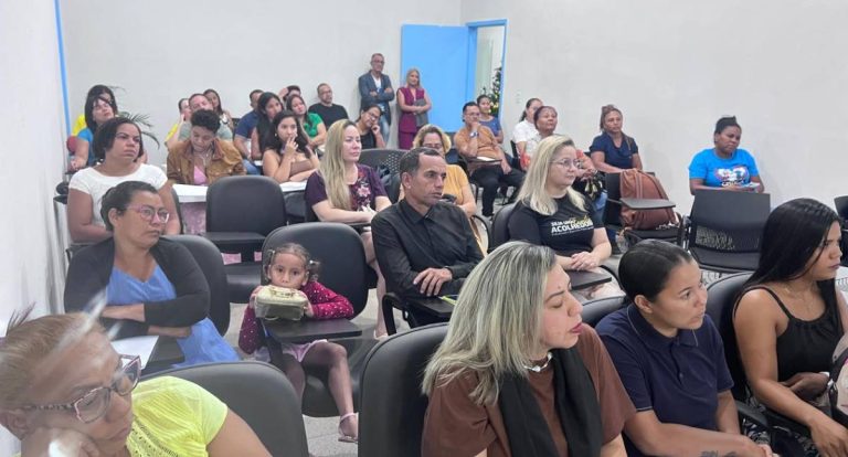 Capacitação apresenta diretrizes para novos voluntários do Serviço Família Acolhedora