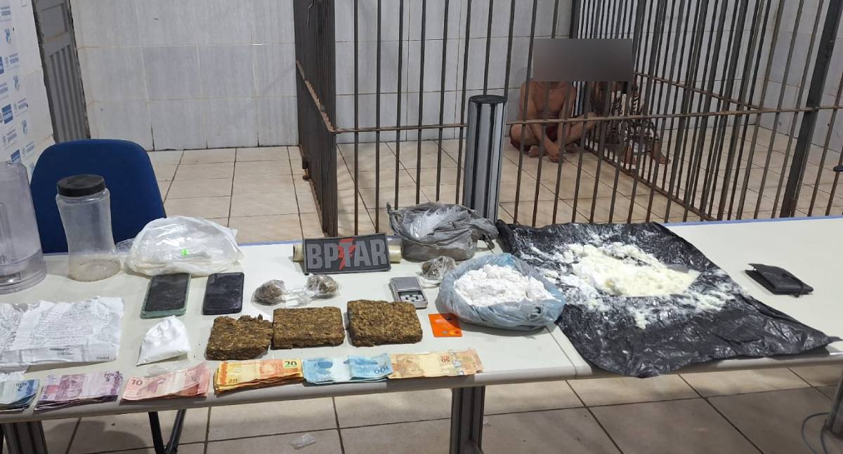 Casal é preso com drogas e material de tráfico no bairro Parque Amazônia