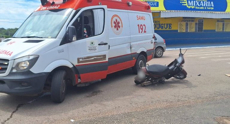 Casal fica ferido em colisão entre carro e moto no Areal Centro, em Porto Velho