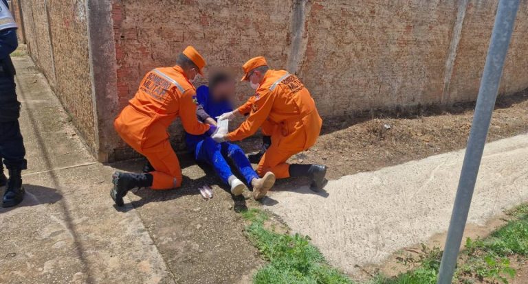 Ciclista e motociclista ficam feridos após colisão no Igarapé