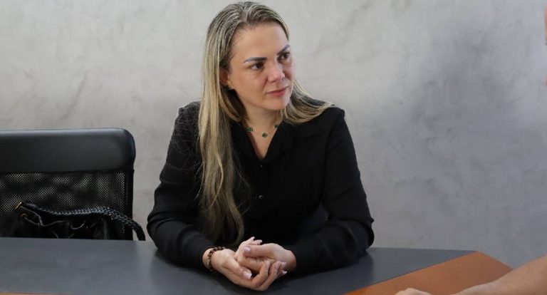 Cláudia de Jesus cobra reestruturação completa de escola em Urupá