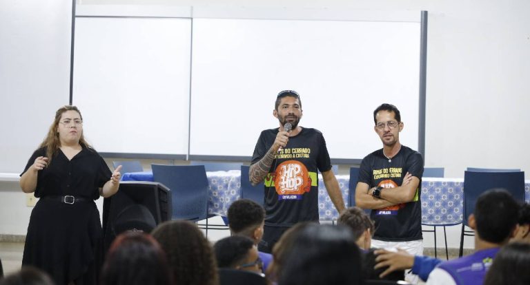 Com roda de conversa, minidocumentário sobre Hip Hop é exibido em escola de Vilhena
