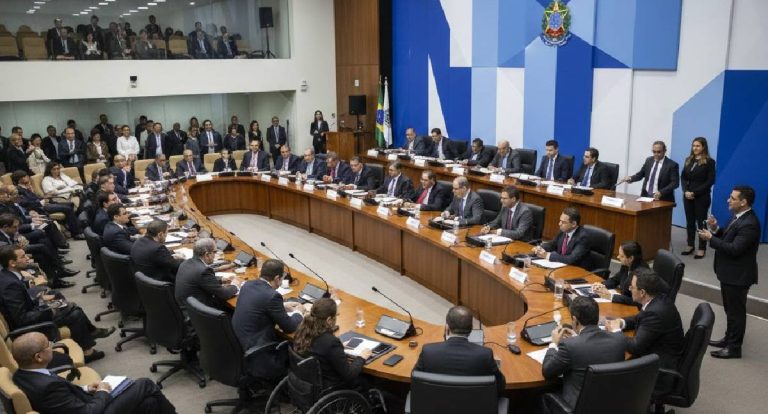 Conab recebe encontro de estatais pelo Pacto da Diversidade