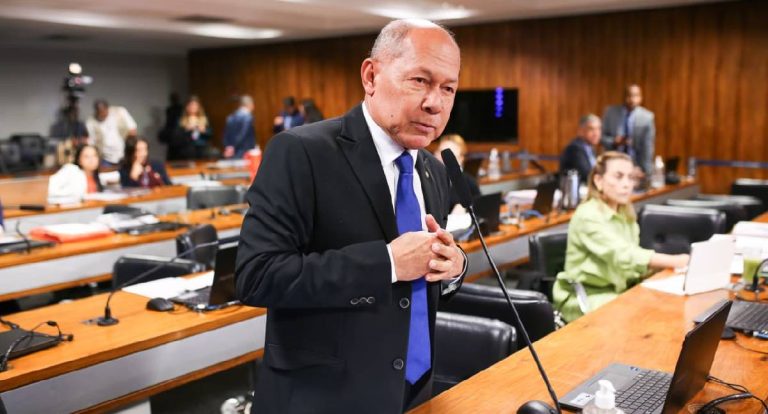 Coronel Chrisóstomo cobra respostas em oitiva da CPMI do INSS e critica silêncio de investigado