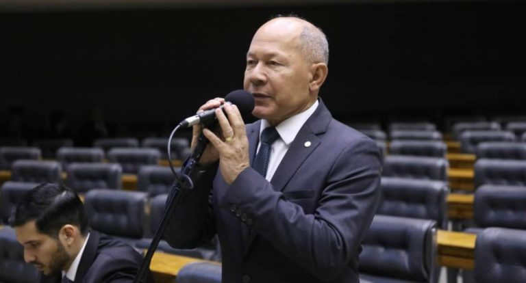 Coronel Chrisóstomo critica prisões de generais e cobra posicionamento do Comandante do Exército