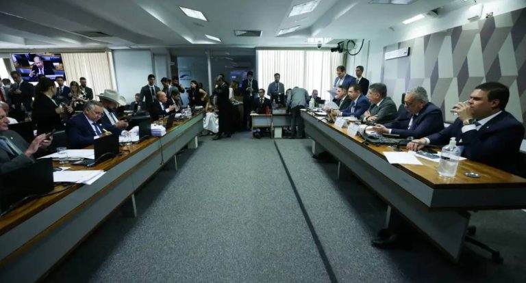 CPMI do INSS cancela sessão após investigados apresentarem atestado e habeas corpus