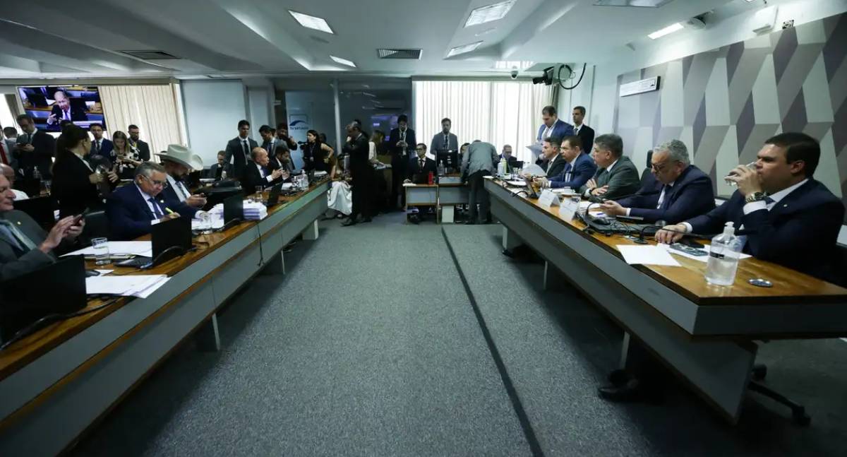 CPMI do INSS cancela sessão após investigados apresentarem atestado e habeas corpus