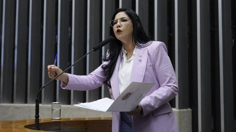 Cristiane Lopes apoia projeto contra o crime organizado