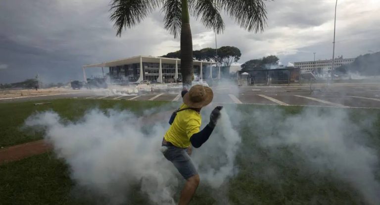 Defesas de 'kids pretos' iniciam sustentações orais no julgamento da trama golpista no STF