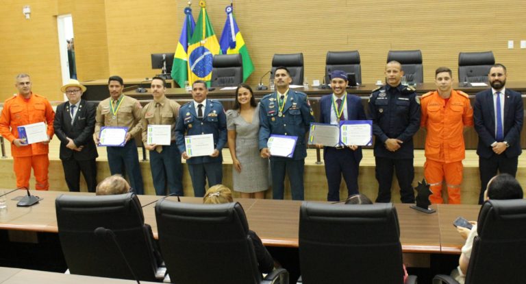 Deputada Dra. Taíssa concede Voto de Louvor a bombeiros que atuaram nas enchentes de Rondônia