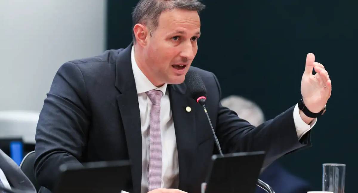 Derrite é anunciado relator do projeto antifacção na Câmara