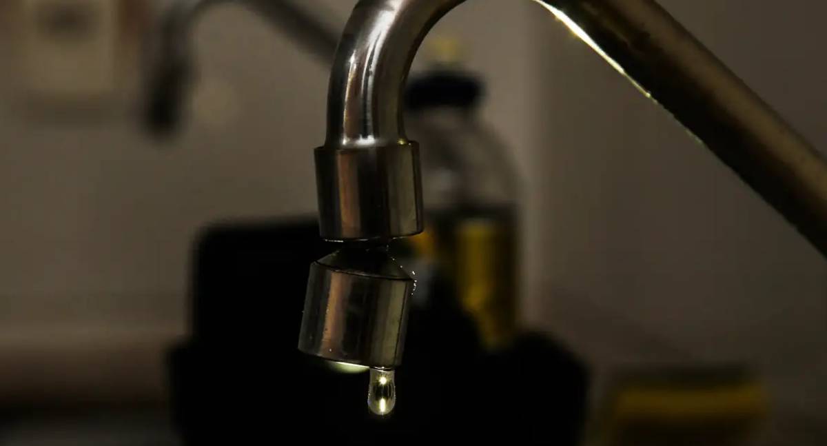 Desperdício de água tratada no Brasil supera 40% da produção