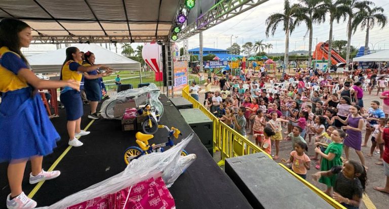 Dia da Alegria em Monte Negro reúne crianças e famílias em ação apoiada por Pedro Fernandes