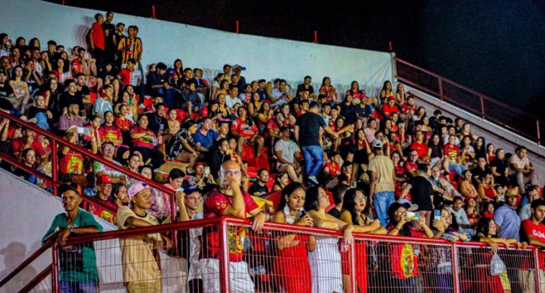 Duelo na Fronteira 2025 abre com grande público e destaque para apresentação do Boi Malhadinho