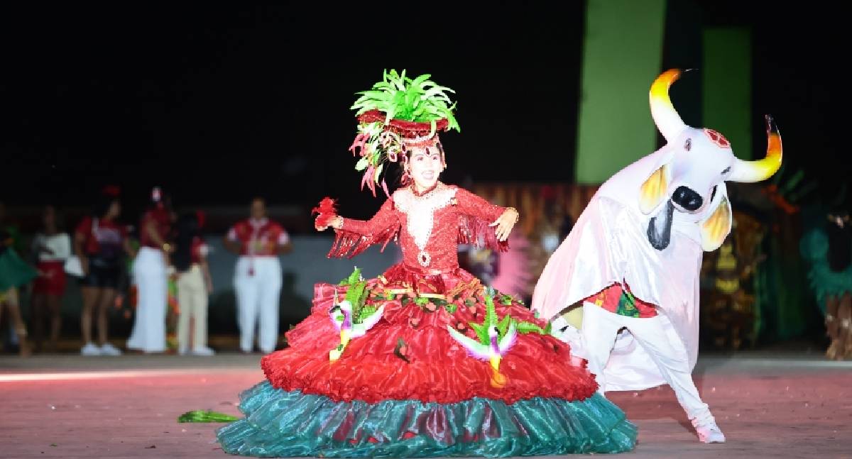 Duelo na Fronteira tem noite marcada por emoção com apresentação do Flor do Campo