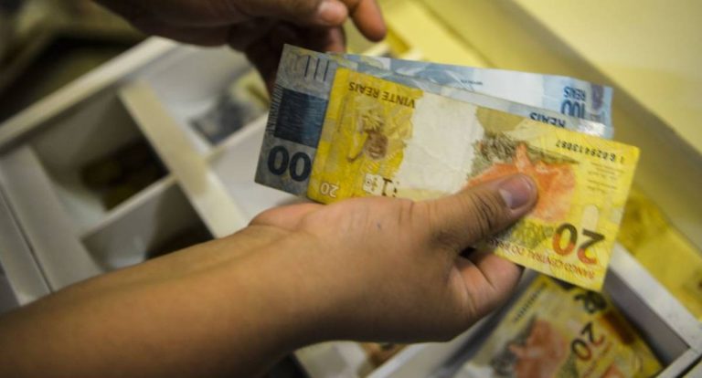 Economia brasileira cresce 0,1% no terceiro trimestre, estima FGV