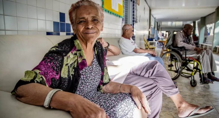 Envelhecimento e Etarismo: Tema da Redação do Enem 2025 é visto como atual e relevante