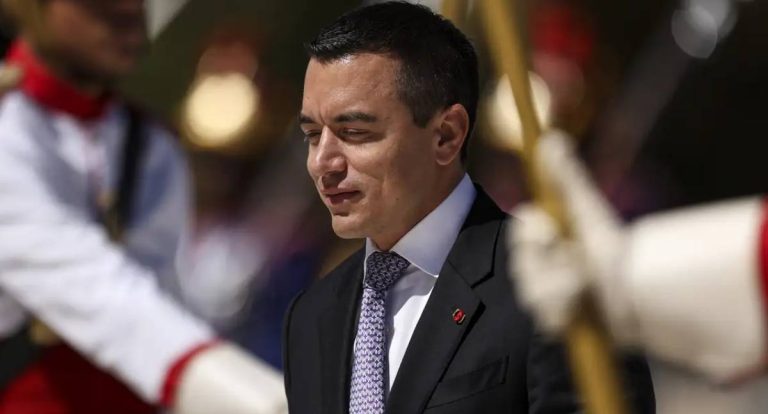 Equador rejeita instalação de bases militares estrangeiras em referendo