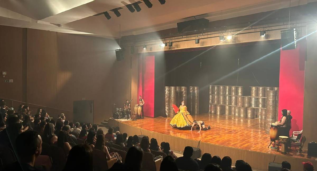 Espetáculo “Bizarrus” encanta público e promove reflexão em Ariquemes