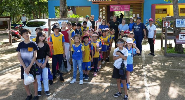 Estudantes da Escola Municipal Bilíngue participam de passeio educativo no Parque Natural de Porto Velho
