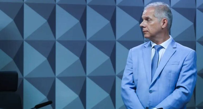 Ex-presidente do INSS recebia R$ 250 mil mensais em propina, aponta PF