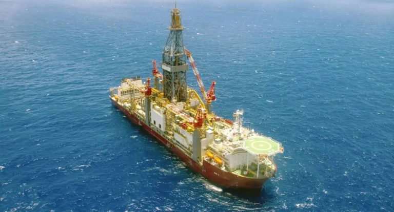 Extração de petróleo na Foz do Amazonas exigirá novo aval, diz Lula