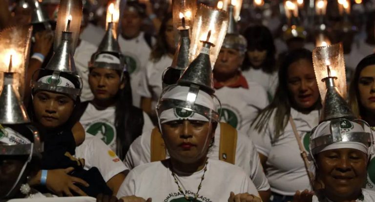 Extrativistas marcham em Belém por reconhecimento na proteção da floresta