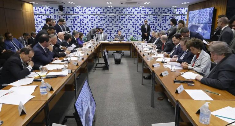 Governo busca alterar PL Antifacção sobre PF e Lei Antiterrorismo