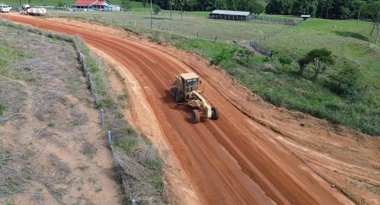Governo de Rondônia realiza manutenção na RO-408 entre Campo Novo e o distrito de Jacilândia