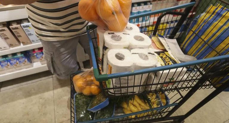 Governo federal reajusta auxílio-alimentação de servidores em 17,5%