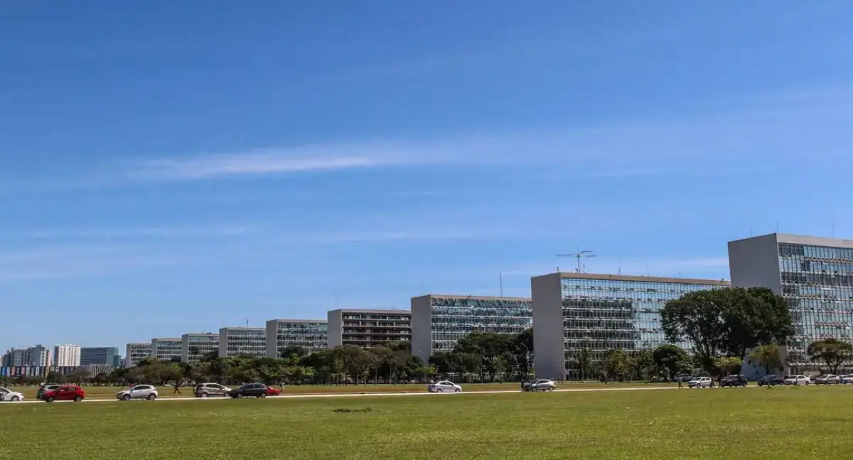 Governo reduz congelamento de despesas do Orçamento para R$ 7,7 bilhões