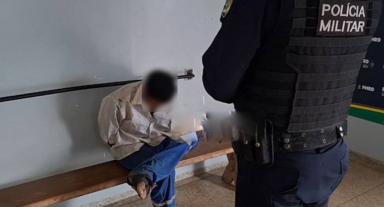 Homem é preso por furtar chocolate e shampoo em supermercado