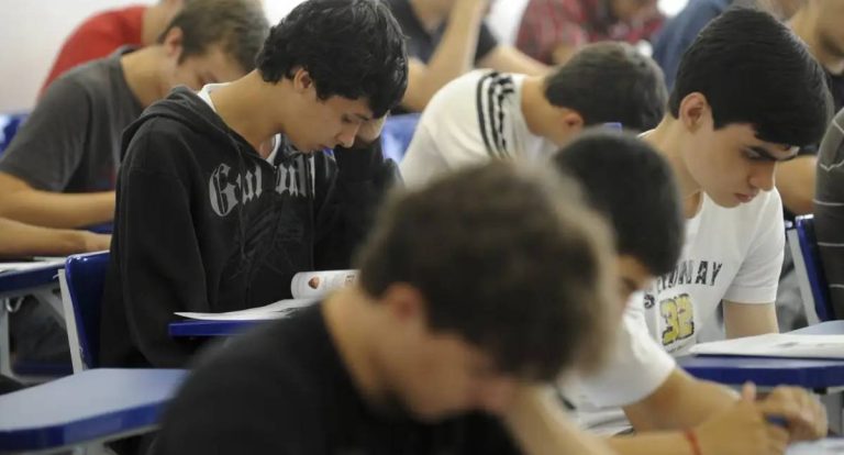 Inep divulga lista de espera para vagas remanescentes do Fies 2025