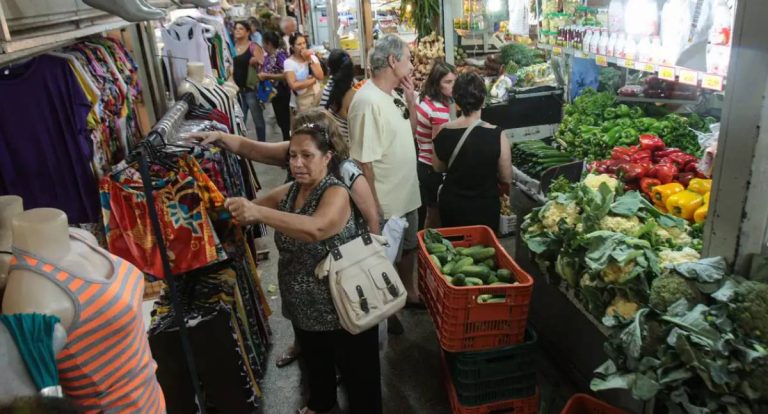 INPC recua para 0,03% em outubro e acumula 4,49% em 12 meses