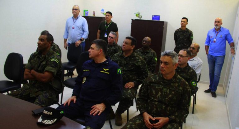 Integração logística da Amazônia é fortalecida durante visita do Ministério da Defesa ao Porto de Porto Velho