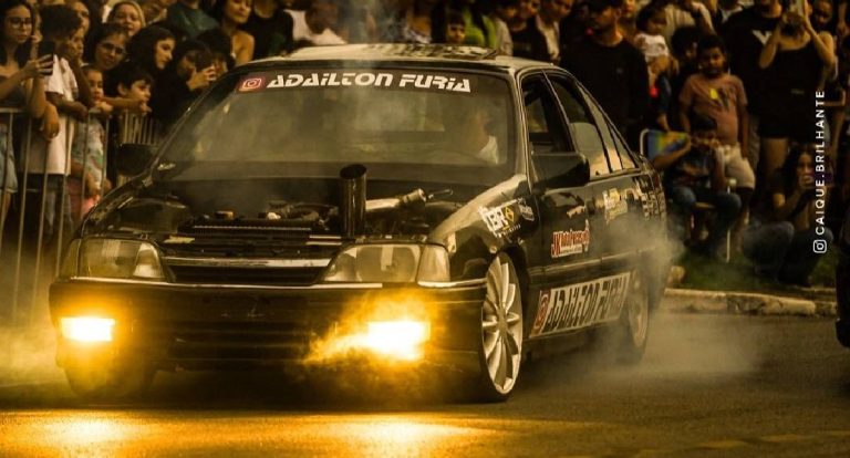 Jaru celebra 44 anos com festa, manobras radicais e show da dupla Marco e Márcio